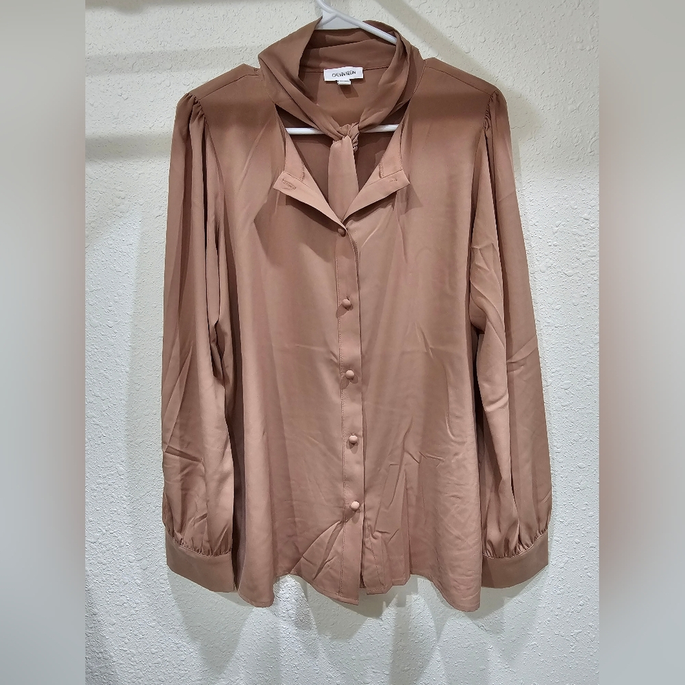 Calvin Klein dress shirt - peach, size large